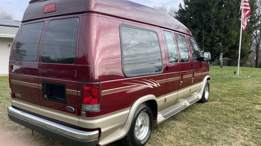 2003 Ford Econoline Van - Image 6 of 11