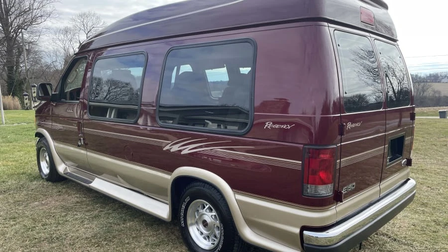 2003 Ford Econoline Van - Image 5 of 11