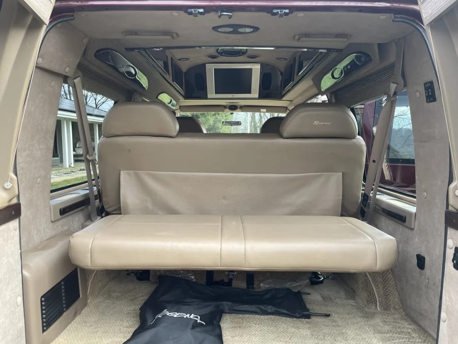 2003 Ford Econoline Van - Image 10 of 11