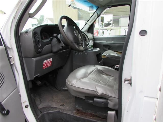 2003 Ford Econoline Van - Image 7 of 18