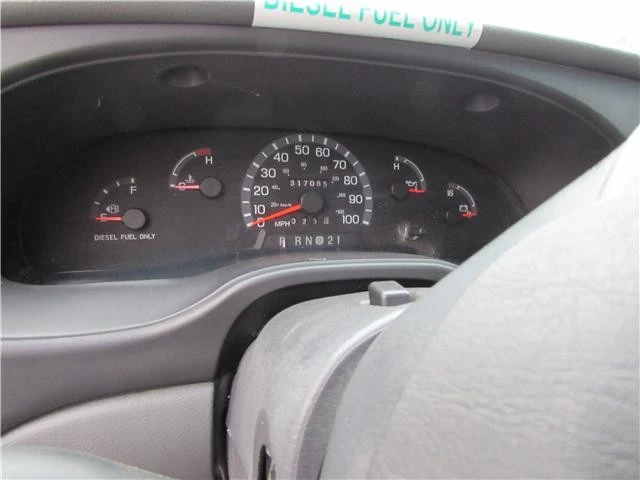2003 Ford Econoline Van - Image 9 of 18