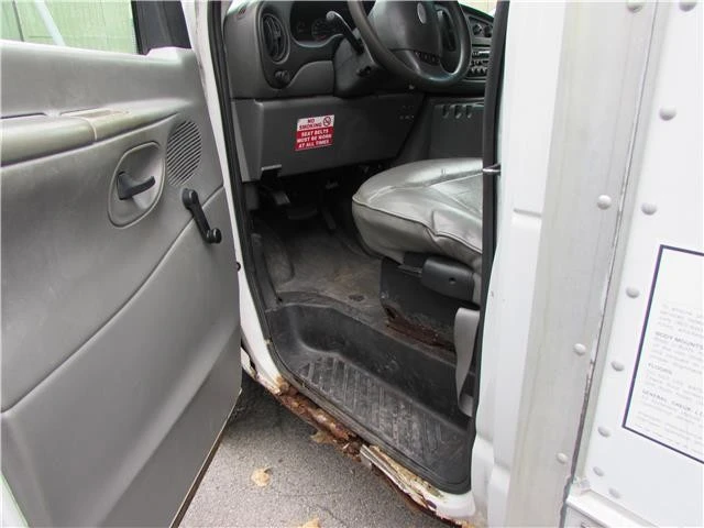 2003 Ford Econoline Van - Image 18 of 18