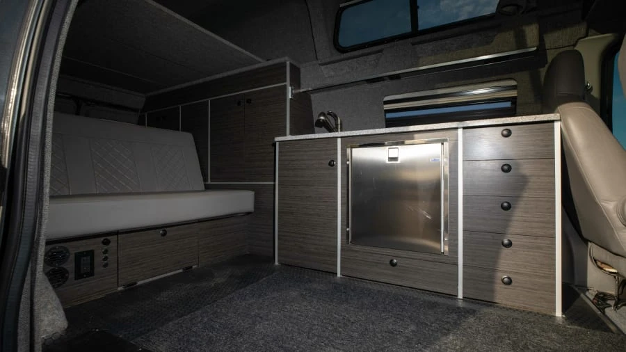 2003 Ford Econoline Van - Image 16 of 27