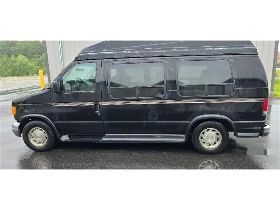 2003 Ford Econoline Van - Image 4 of 24