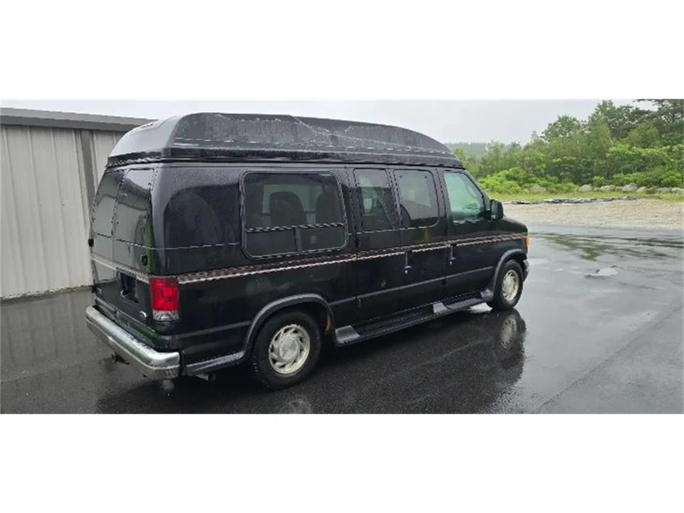 2003 Ford Econoline Van - Image 6 of 24