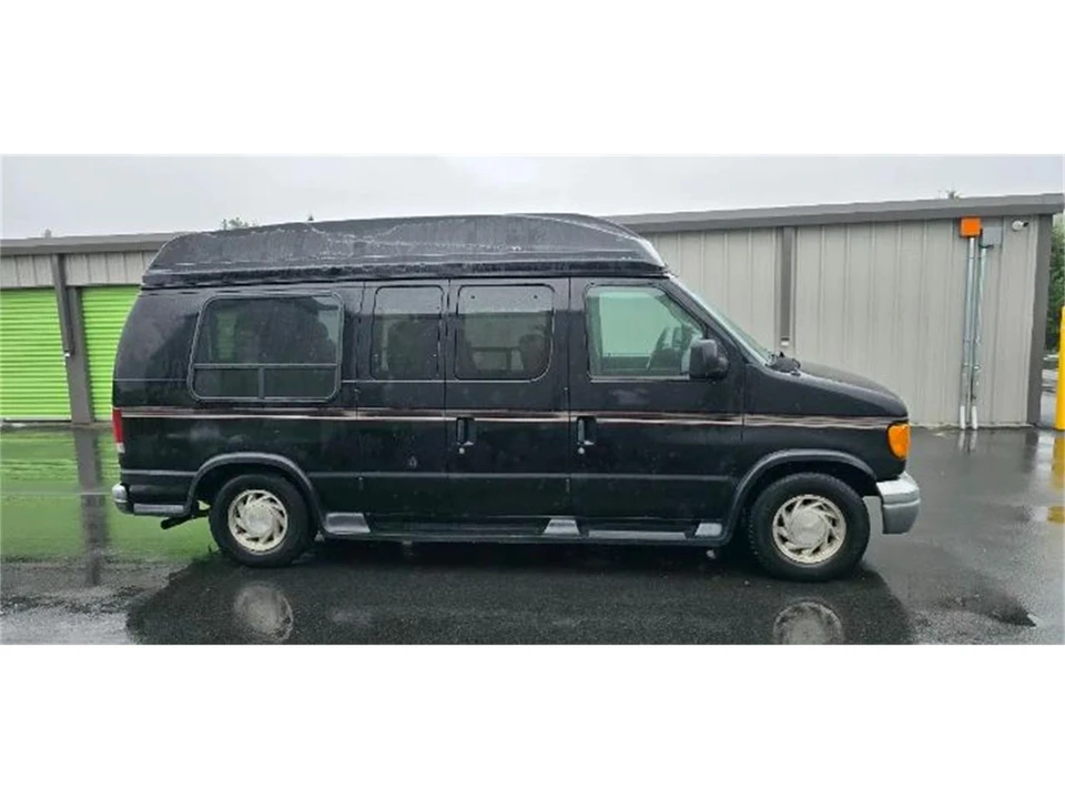 2003 Ford Econoline Van - Image 5 of 24