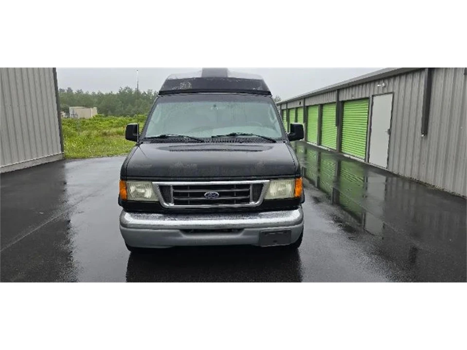2003 Ford Econoline Van - Image 8 of 24