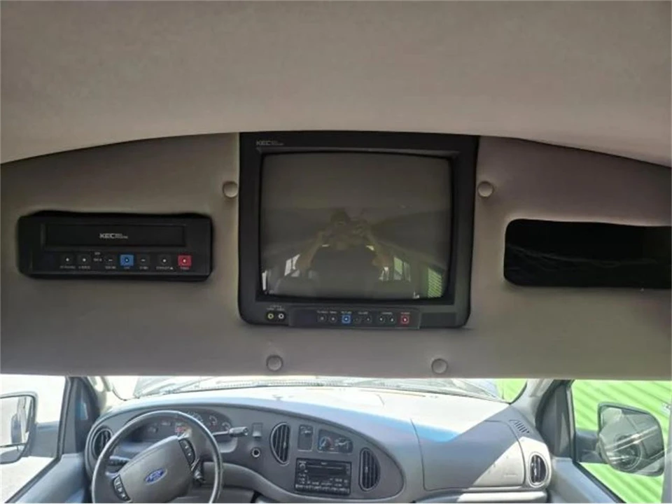 2003 Ford Econoline Van - Image 15 of 24