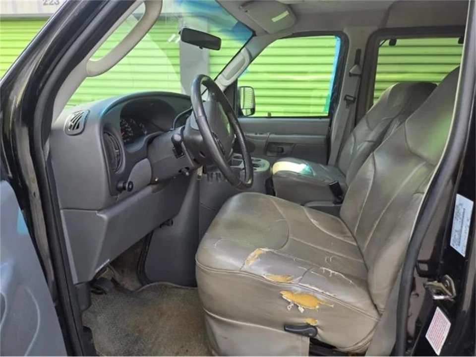 2003 Ford Econoline Van - Image 19 of 24
