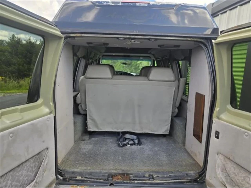 2003 Ford Econoline Van - Image 17 of 24
