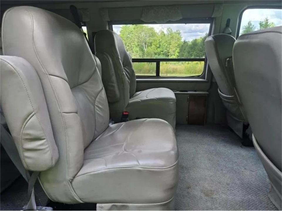 2003 Ford Econoline Van - Image 20 of 24