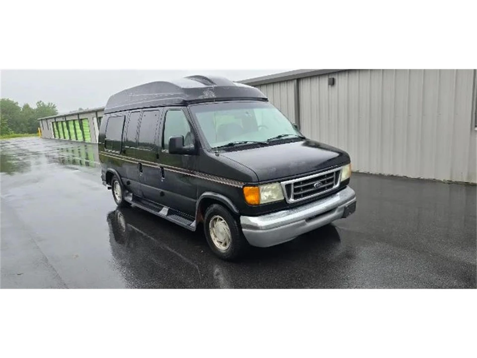 2003 Ford Econoline Van - Image 10 of 24