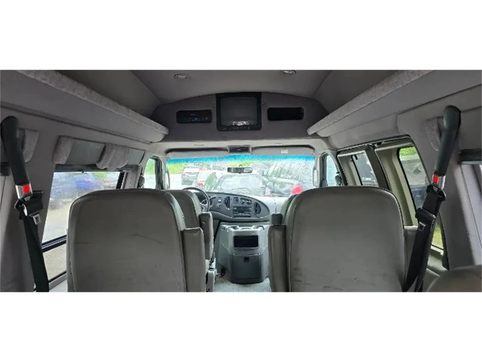 2003 Ford Econoline Van - Image 14 of 24