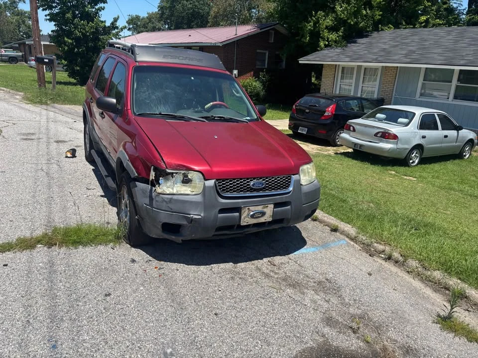 2003 Ford Escape - Image 2 of 3