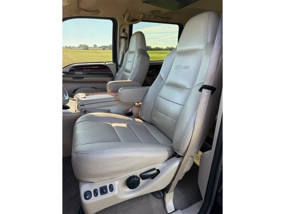 2003 Ford Excursion - Image 30 of 31