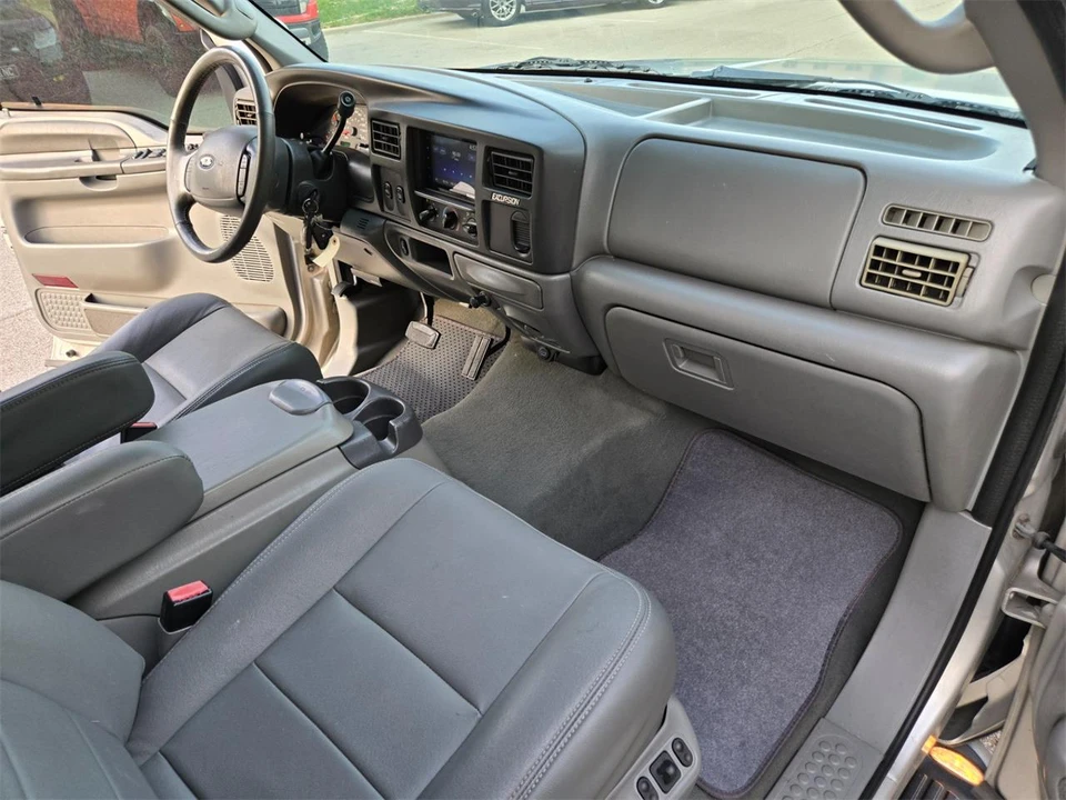 2003 Ford Excursion - Image 11 of 31