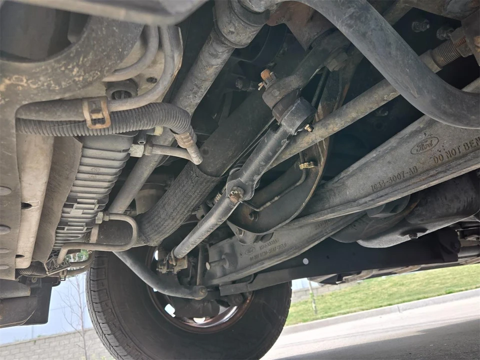2003 Ford Excursion - Image 24 of 31