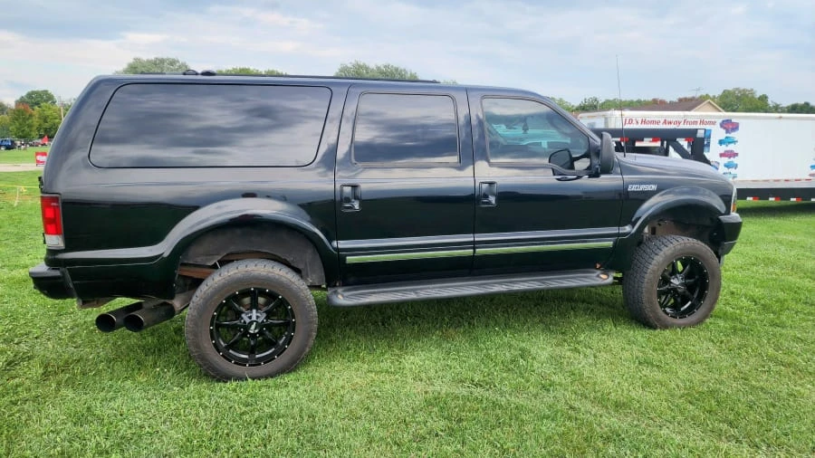 2003 Ford Excursion - Image 2 of 11
