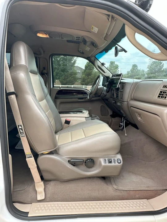 2003 Ford Excursion - Image 13 of 24