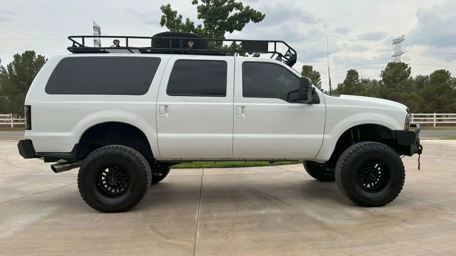 2003 Ford Excursion - Image 2 of 24
