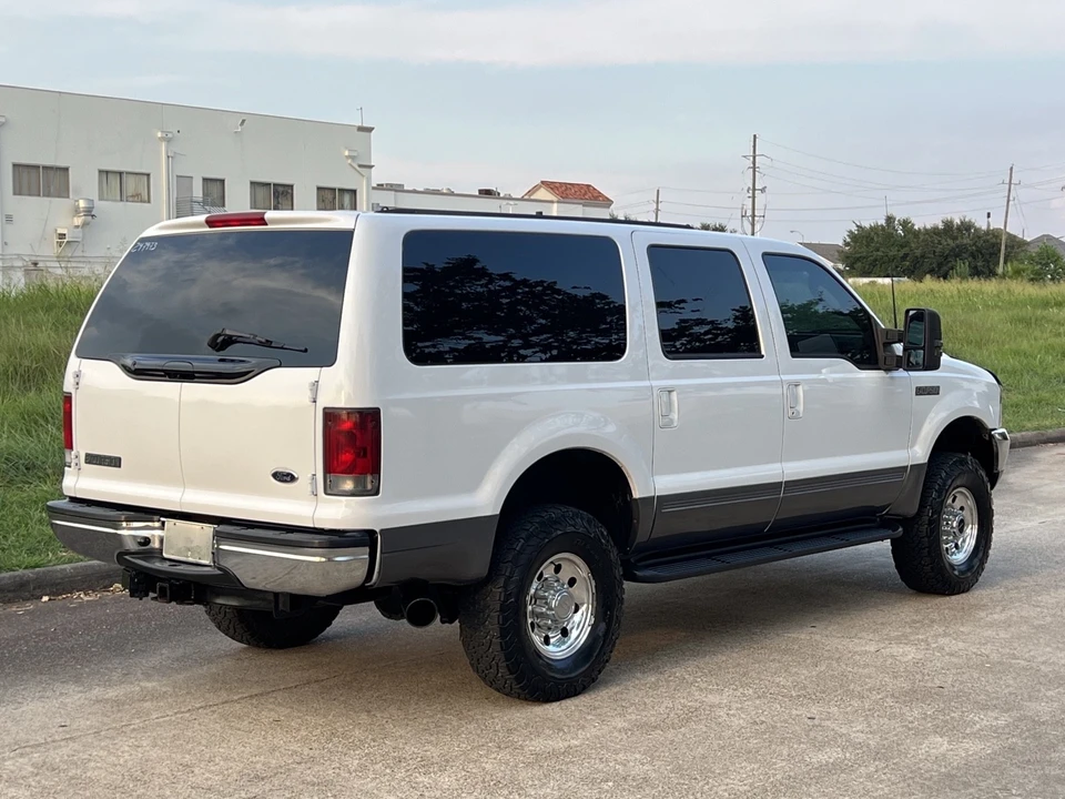 2003 Ford Excursion - Image 2 of 20