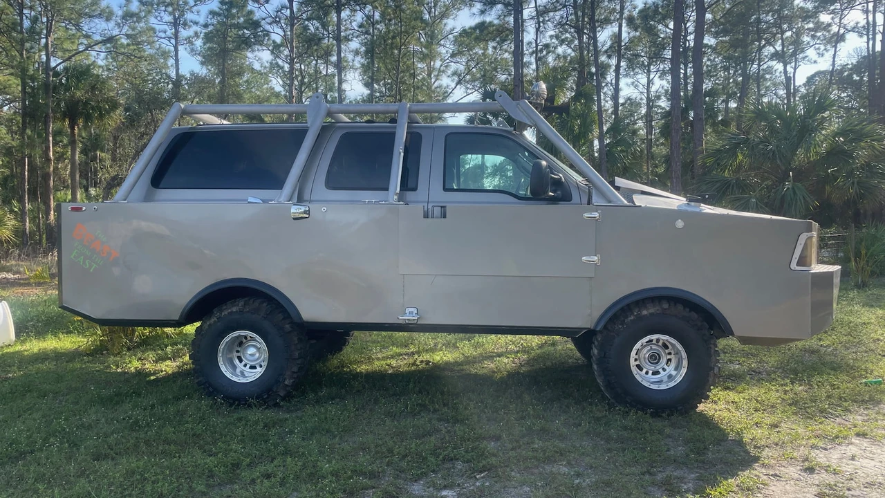 2003 Ford Excursion - Image 2 of 10
