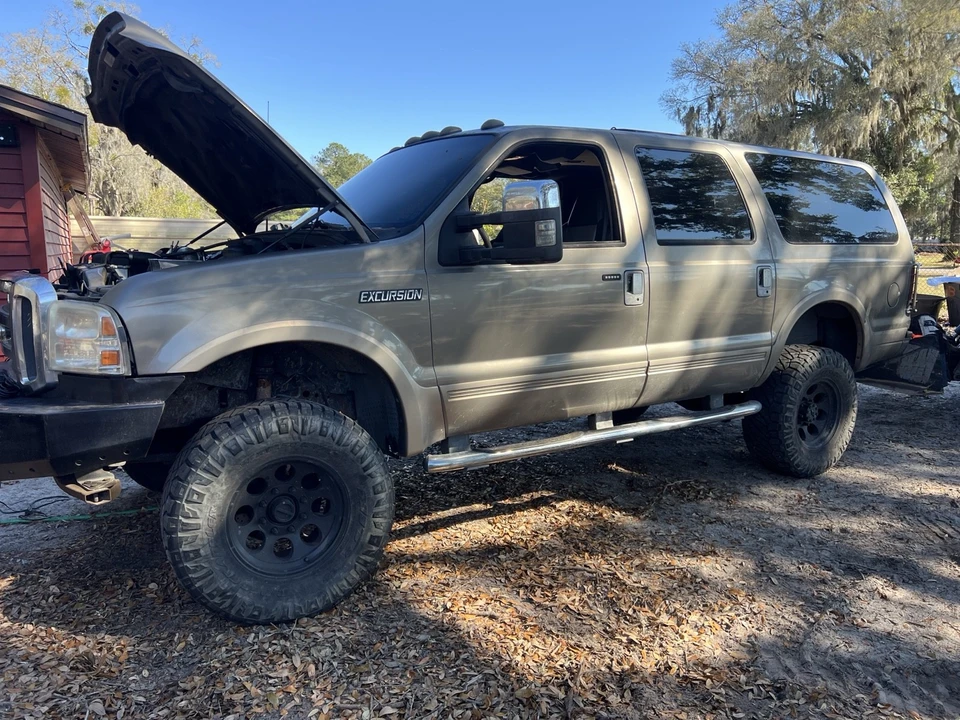 2003 Ford Excursion - Image 2 of 12