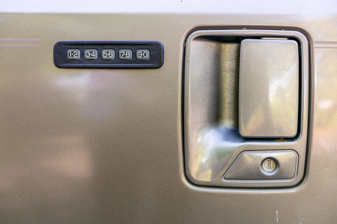 2003 Ford Excursion - Image 29 of 31