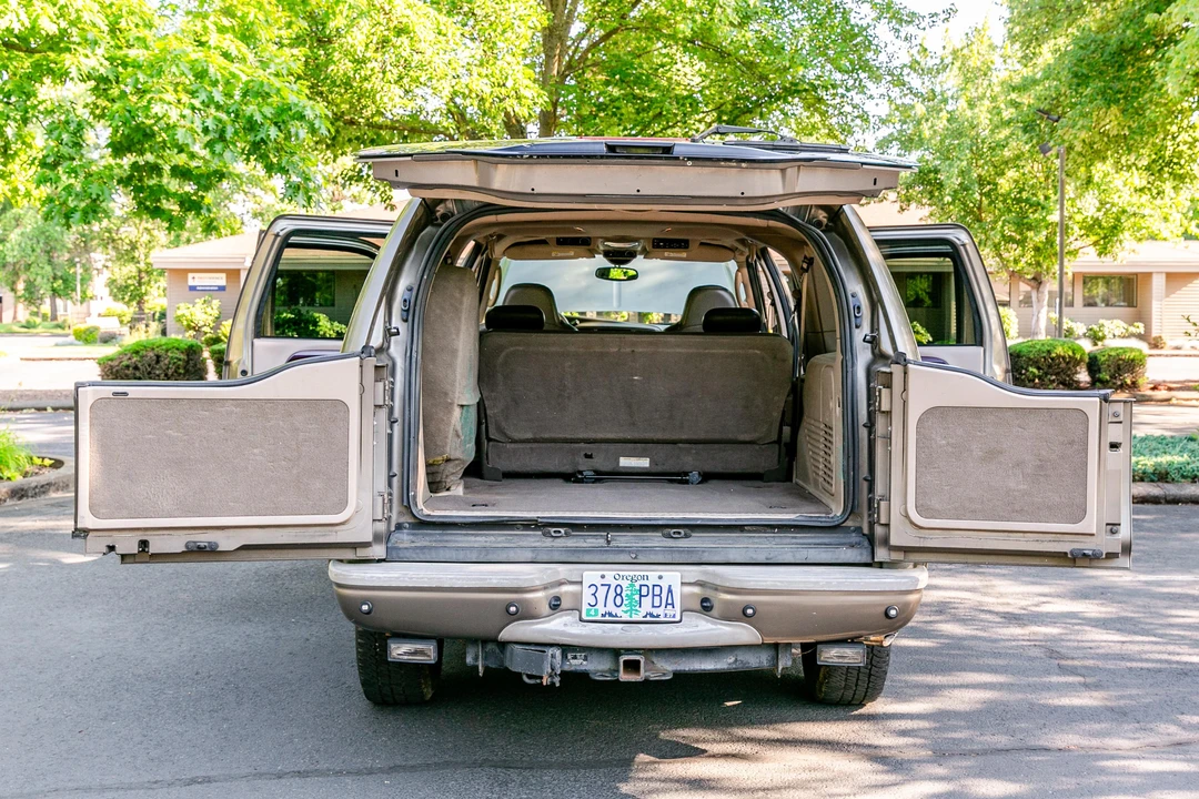 2003 Ford Excursion - Image 14 of 31
