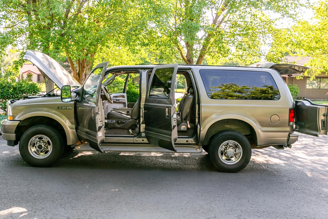 2003 Ford Excursion - Image 12 of 31