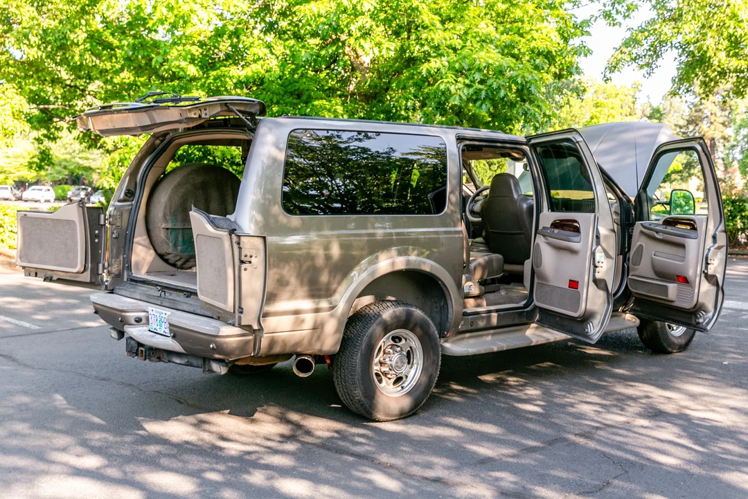 2003 Ford Excursion - Image 15 of 31
