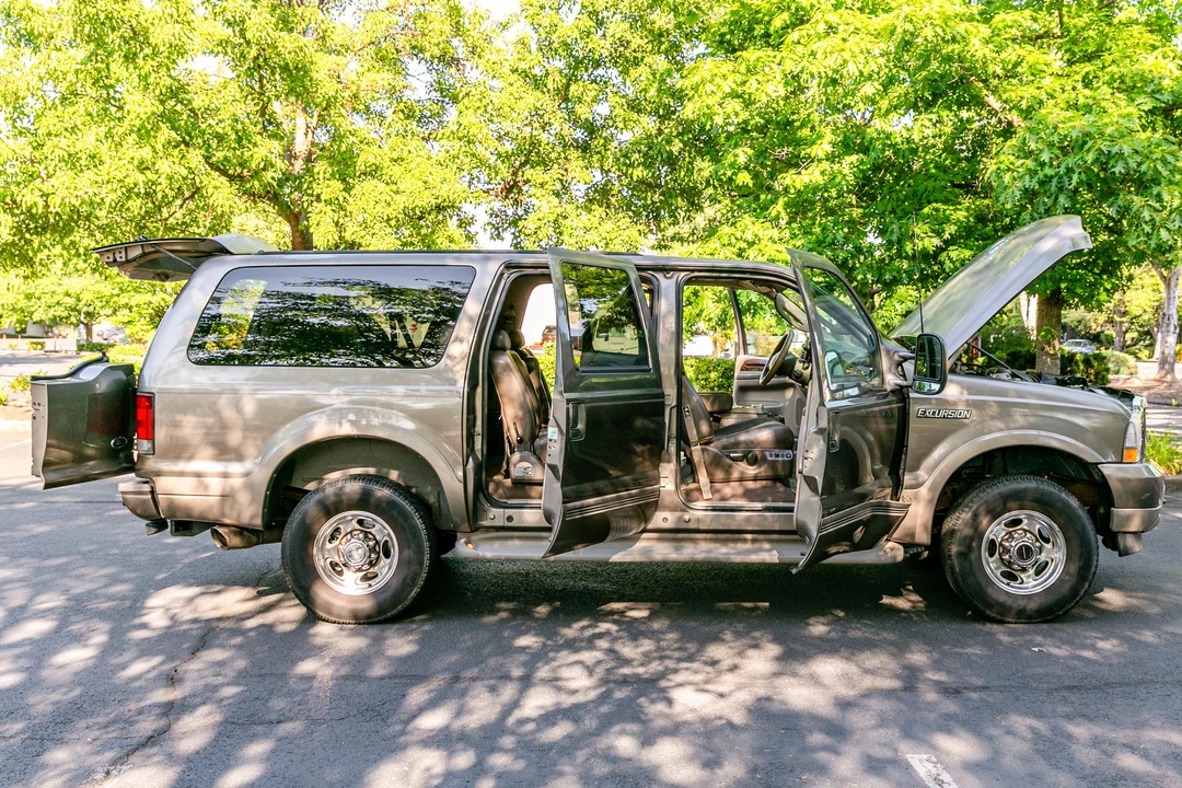2003 Ford Excursion - Image 16 of 31