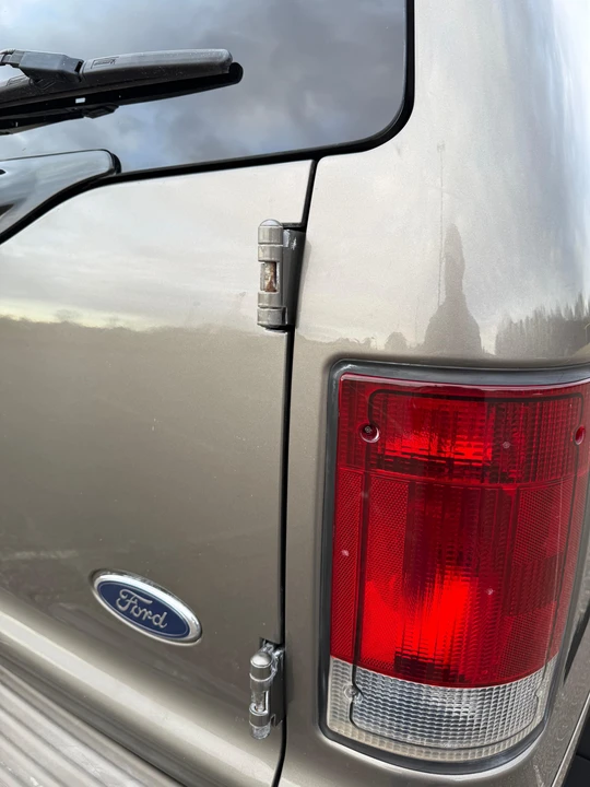 2003 Ford Excursion - Image 29 of 31
