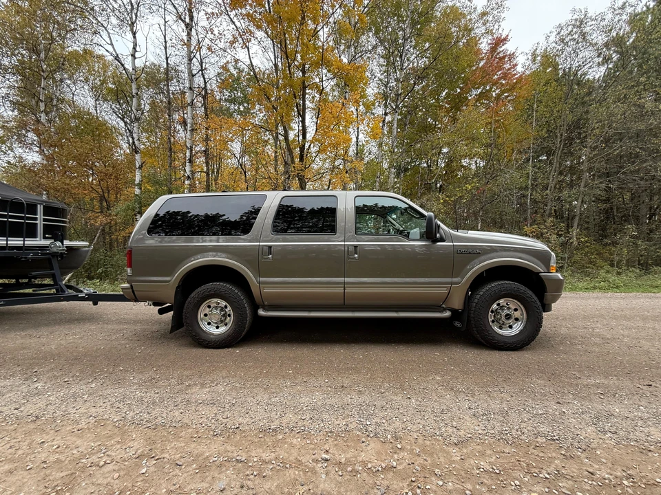 2003 Ford Excursion - Image 19 of 31