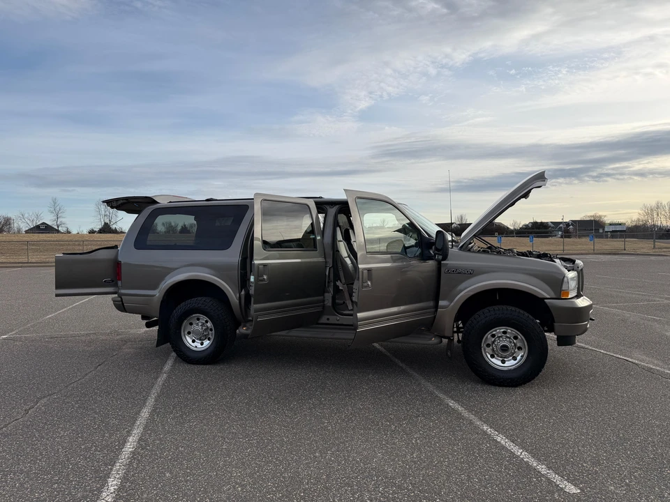 2003 Ford Excursion - Image 9 of 31