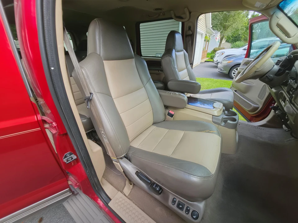 2003 Ford Excursion - Image 27 of 31