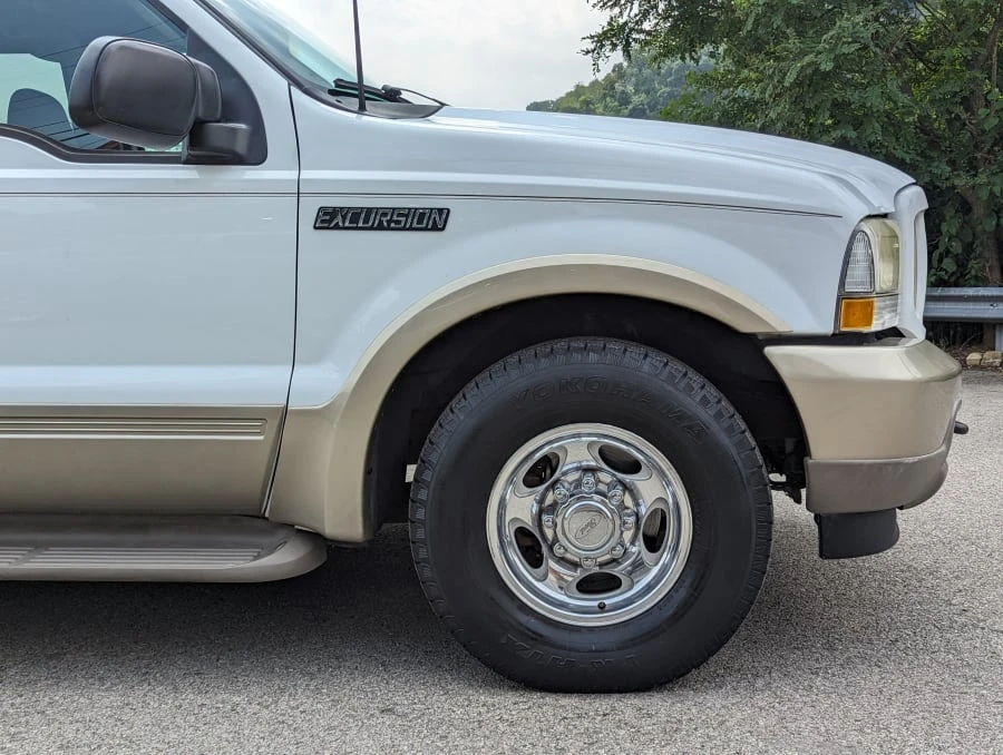 2003 Ford Excursion - Image 16 of 31