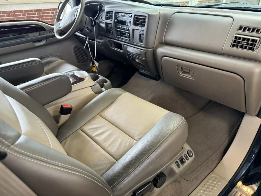 2003 Ford Excursion - Image 2 of 5