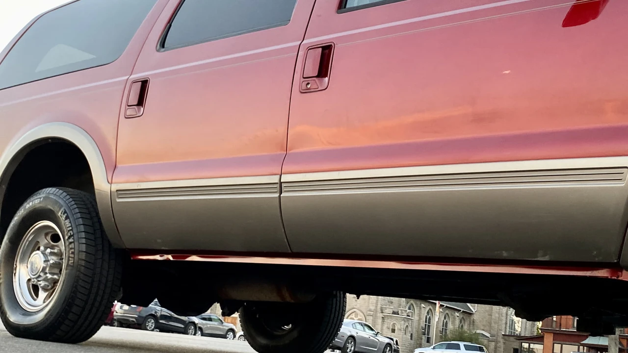 2003 Ford Excursion - Image 9 of 14