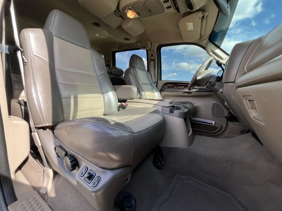 2003 Ford Excursion - Image 26 of 31