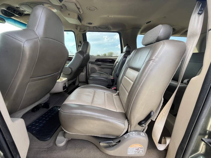 2003 Ford Excursion - Image 27 of 31