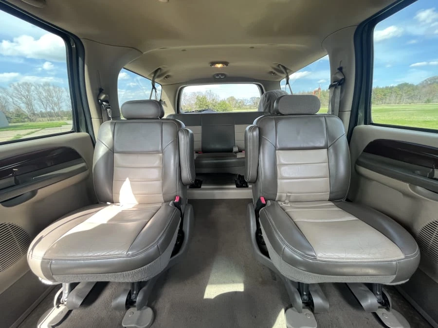 2003 Ford Excursion - Image 23 of 31