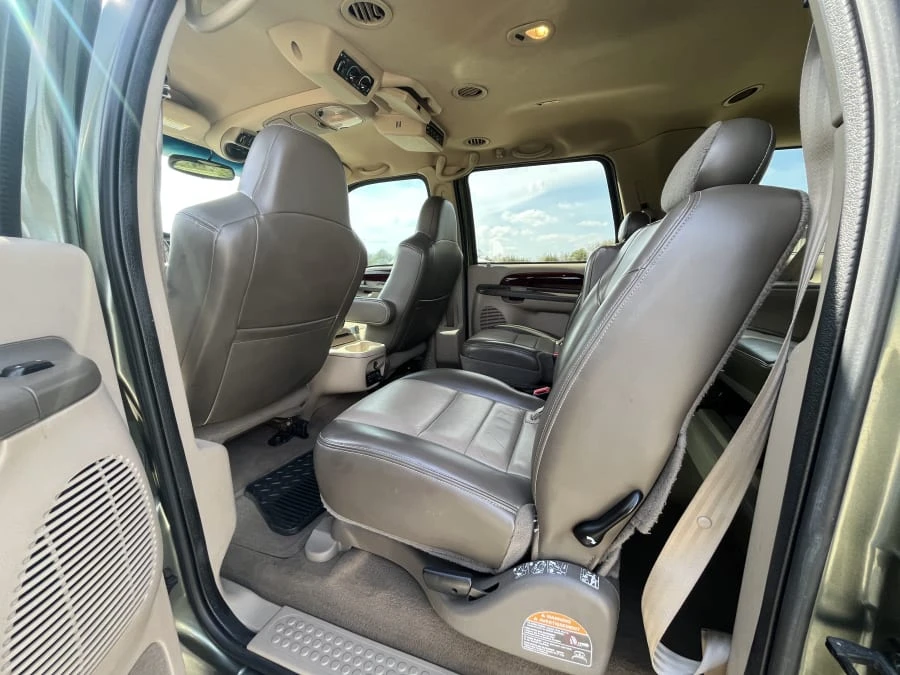 2003 Ford Excursion - Image 30 of 31