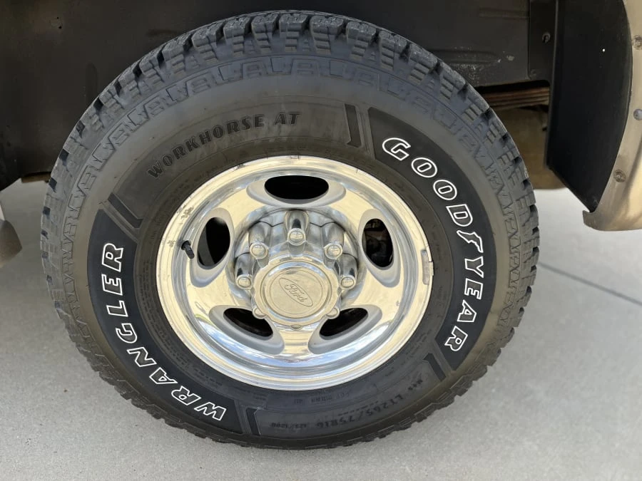 2003 Ford Excursion - Image 19 of 31