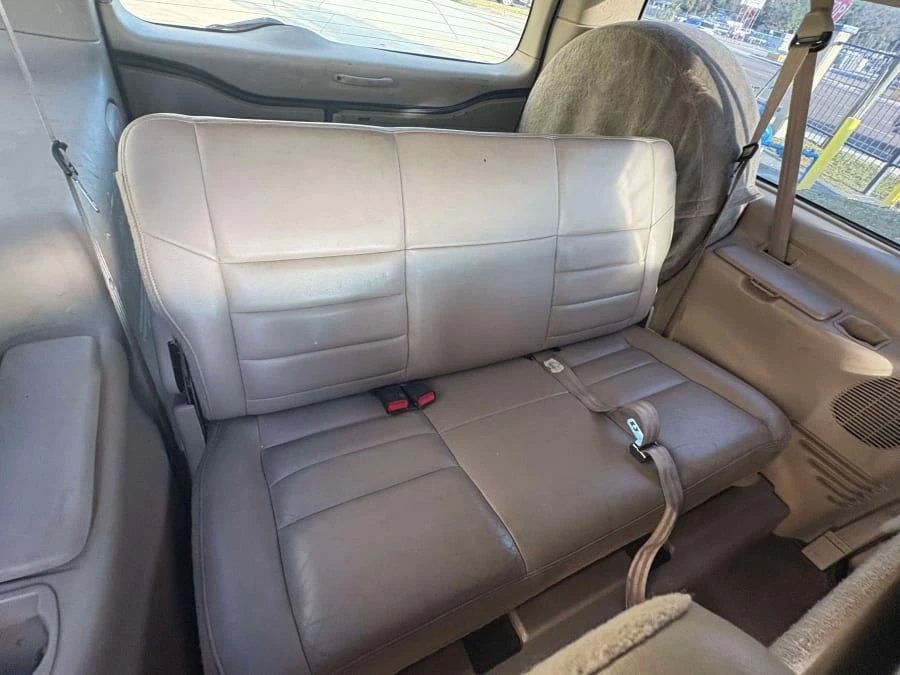 2003 Ford Excursion - Image 12 of 17