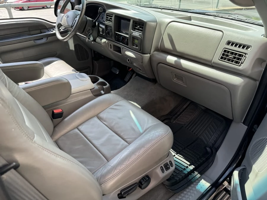 2003 Ford Excursion - Image 10 of 12