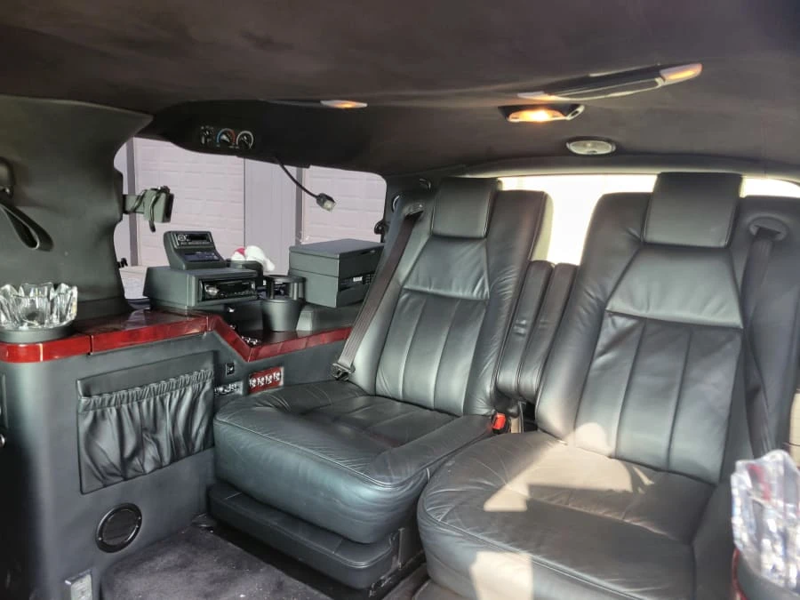 2003 Ford Excursion - Image 9 of 23