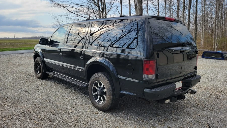 2003 Ford Excursion - Image 2 of 23
