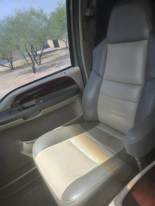 2003 Ford Excursion - Image 16 of 21