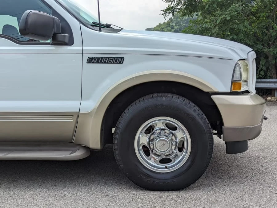 2003 Ford Excursion - Image 9 of 25